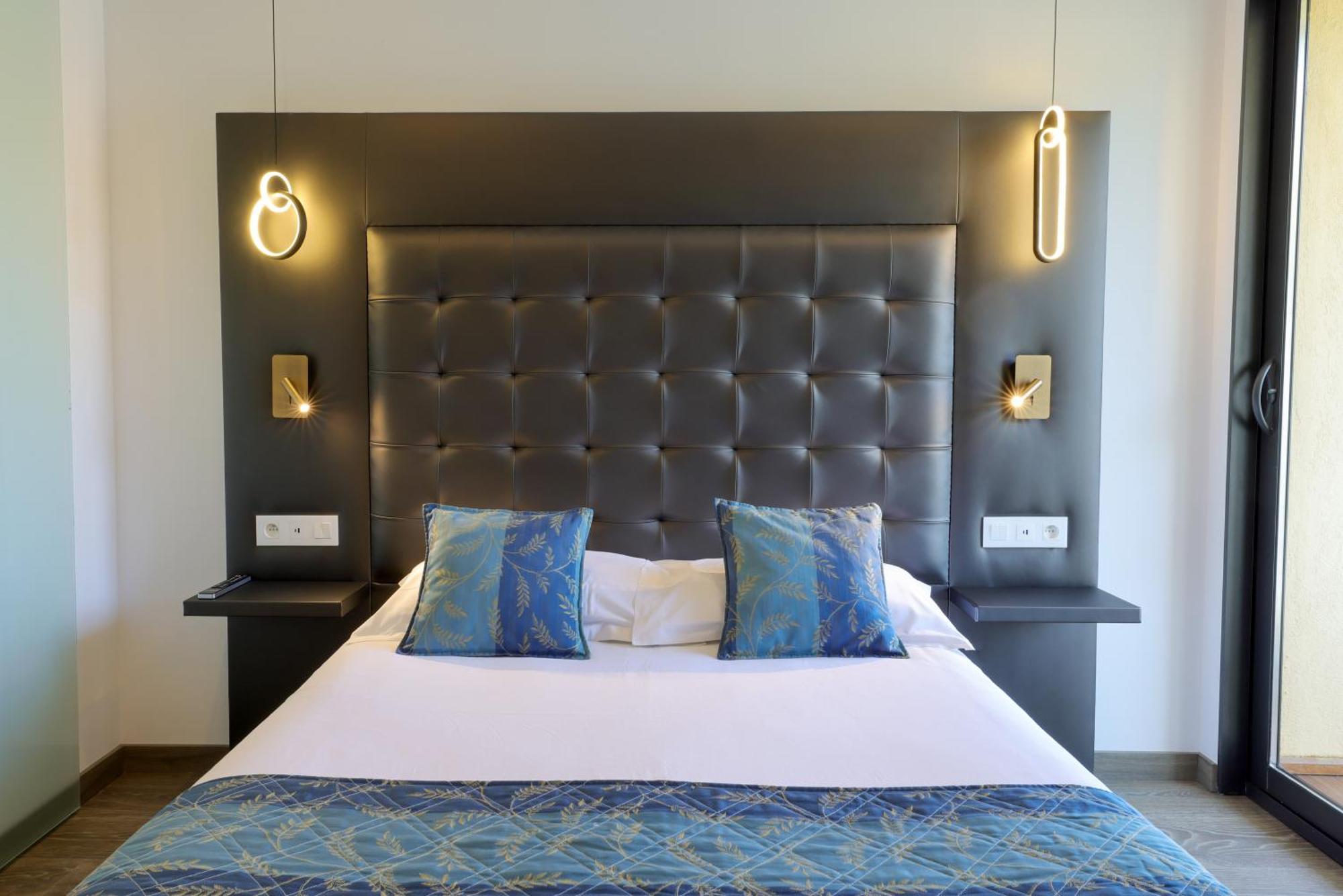 Hotel Saint Christophe Кальві Екстер'єр фото
