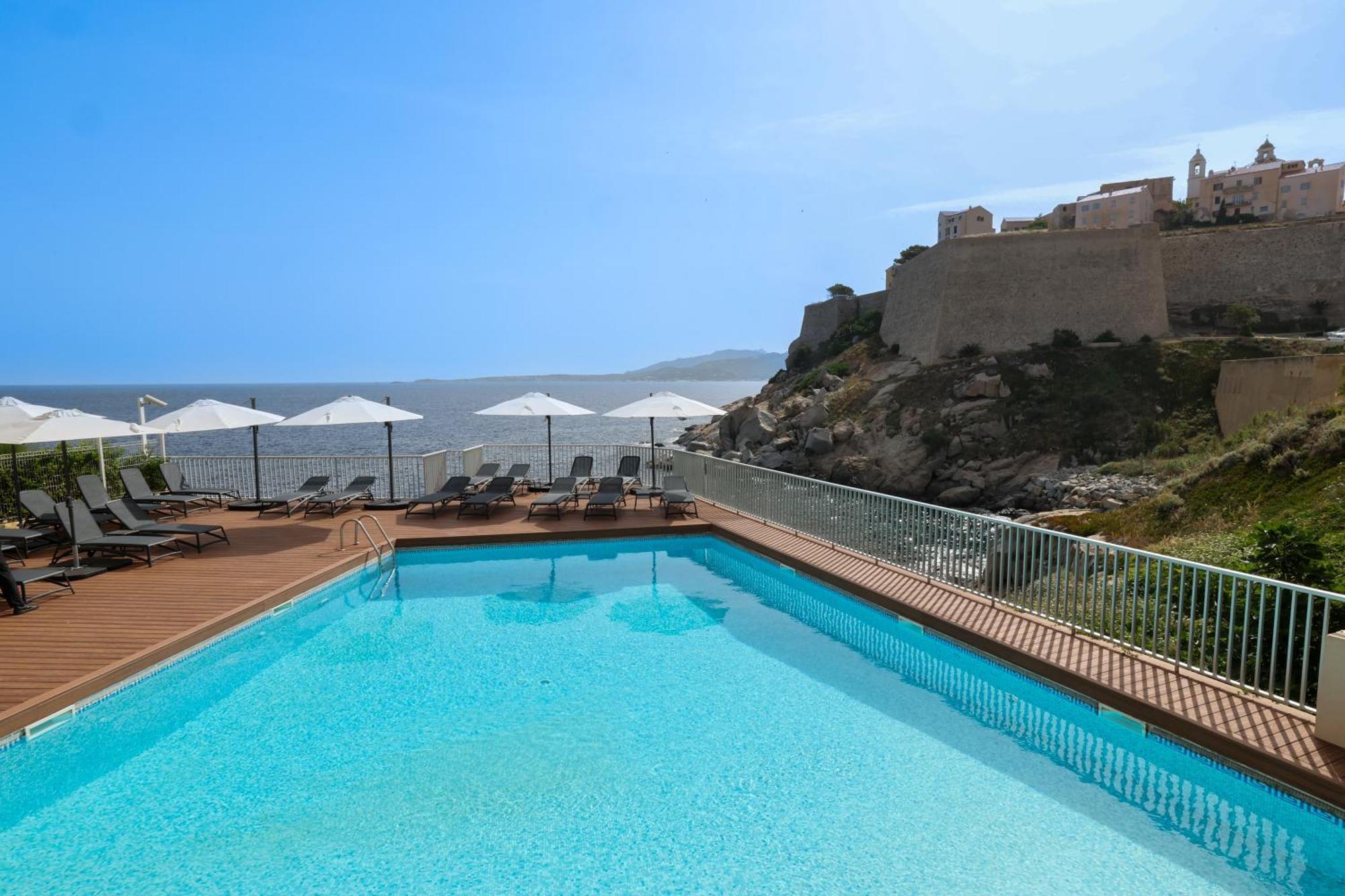 Hotel Saint Christophe Кальві Екстер'єр фото